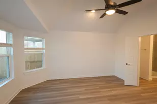 986 Garden Path Dr, Willis, TX 77378 - Photo 5