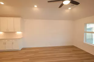 986 Garden Path Dr, Willis, TX 77378 - Photo 3