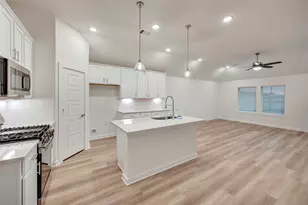 986 Garden Path Dr, Willis, TX 77378 - Photo 29