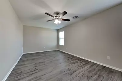 16758 N Rail Drive, Conroe, TX 77385 - Photo 5