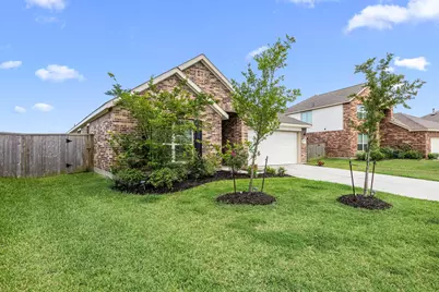 9802 Highland Harvest Drive, Baytown, TX 77521 - Photo 3
