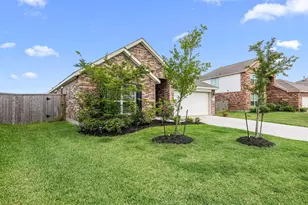 9802 Highland Harvest Dr, Baytown, TX 77521 - Photo 3