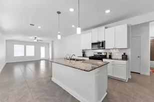 208 Charles Rdg Dr, Montgomery, TX 77316 - Photo 1