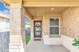 208 Charles Rdg Dr, Montgomery, TX 77316 - Photo 3
