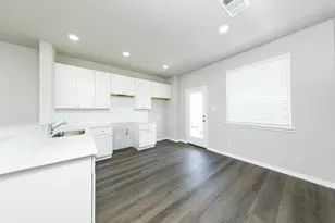 15443 Woody Hvn Dr, Conroe, TX 77302 - Photo 5