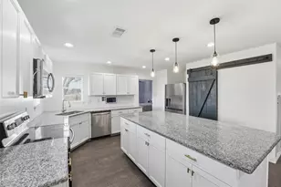 611 Reidland Rd, Crosby, TX 77532 - Photo 11