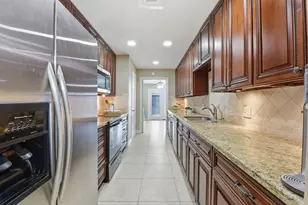 13132 Trail Hollow Dr, Houston, TX 77079 - Photo 9