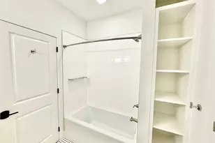 2102 Mechanic St, Galveston, TX 77550 - Photo 11