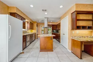 8018 Candle Ln, Houston, TX 77071 - Photo 17