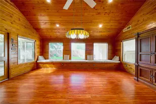 8018 Candle Ln, Houston, TX 77071 - Photo 9