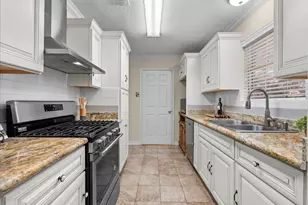 3727 Rau Dr, Dickinson, TX 77539 - Photo 23