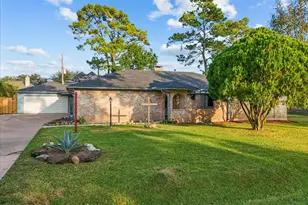 3727 Rau Dr, Dickinson, TX 77539 - Photo 9
