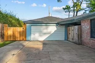 3727 Rau Dr, Dickinson, TX 77539 - Photo 3