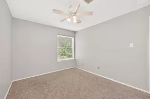 10414 Green Valley Ln, Houston, TX 77064 - Photo 27