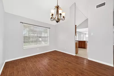10414 Green Valley Ln, Houston, TX 77064 - Photo 9