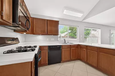 10414 Green Valley Ln, Houston, TX 77064 - Photo 21