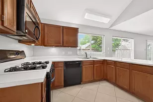 10414 Green Valley Ln, Houston, TX 77064 - Photo 21