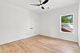 6613 Merry Ln, Houston, TX 77023 - Photo 37