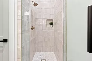 6613 Merry Ln, Houston, TX 77023 - Photo 35
