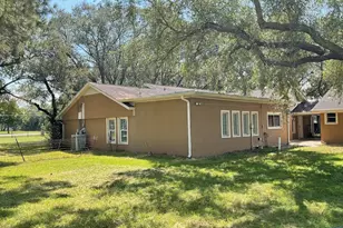 2323 Stevenson Rd, Pearland, TX 77581 - Photo 5