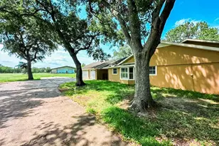 2323 Stevenson Rd, Pearland, TX 77581 - Photo 3