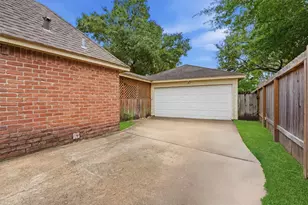 12527 Piping Rock Dr, Houston, TX 77077 - Photo 3