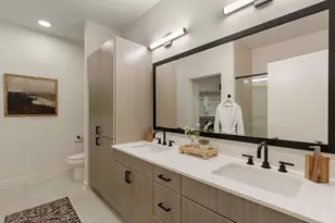 3001 W 11th St, Houston, TX 77008 - Photo 1