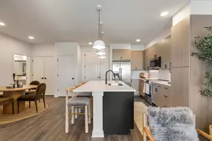 3001 W 11th St, Houston, TX 77008 - Photo 3