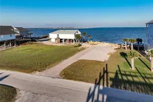 13031 Jolly Roger Dr, Freeport, TX 77541 - Photo 19