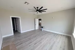 13031 Jolly Roger Dr, Freeport, TX 77541 - Photo 9