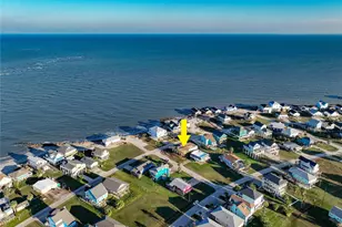 13031 Jolly Roger Dr, Freeport, TX 77541 - Photo 9