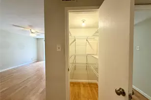 4639 Wild Indigo St, Houston, TX 77027 - Photo 17