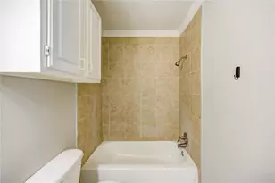 940 Wycliffe Dr, Houston, TX 77079 - Photo 19