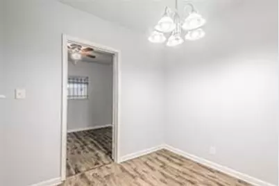 10409 Chesterfield Drive, Houston, TX 77051 - Photo 9