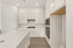 304 Fields Ln, Montgomery, TX 77316 - Photo 5