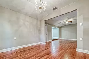 1918 Westcrest Dr, Houston, TX 77055 - Photo 11