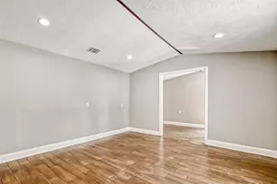 1918 Westcrest Dr, Houston, TX 77055 - Photo 21