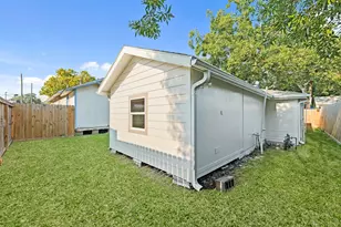 1909 1/2 4th St, Galena Park, TX 77547 - Photo 17