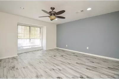 2711 Williamsburg Drive, Dickinson, TX 77539 - Photo 13