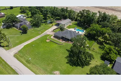 318 Sunrise Blvd, Angleton, TX 77515 - Photo 39