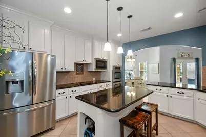 318 Sunrise Blvd, Angleton, TX 77515 - Photo 7