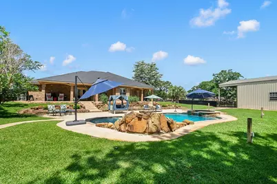 318 Sunrise Blvd, Angleton, TX 77515 - Photo 25