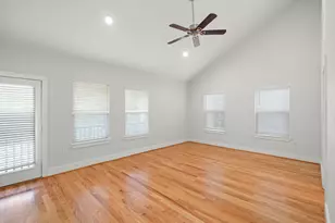 206 Burr St, Houston, TX 77011 - Photo 25