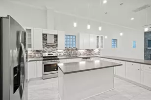 206 Burr St, Houston, TX 77011 - Photo 9