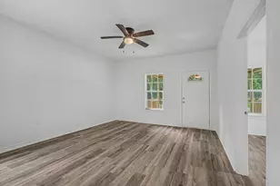 517 E Linney St, Dayton, TX 77535 - Photo 19