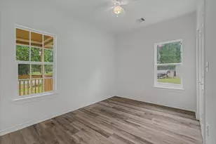 517 E Linney St, Dayton, TX 77535 - Photo 21