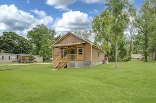 517 E Linney St, Dayton, TX 77535 - Photo 1