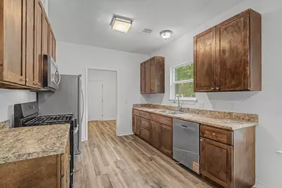 517 E Linney Street, Dayton, TX 77535 - Photo 11