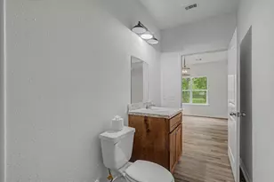 517 E Linney St, Dayton, TX 77535 - Photo 15