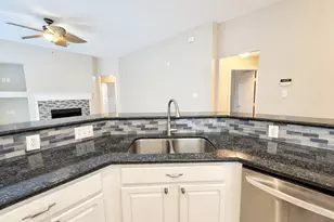 11 Auburn Path Dr, The Woodlands, TX 77382 - Photo 11